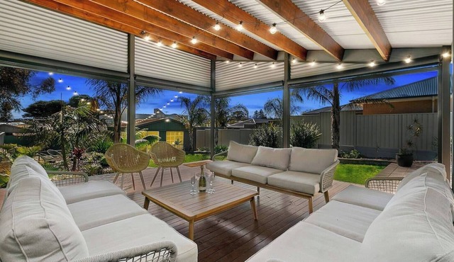 Christies Garden A Beachside Entertainers Gem