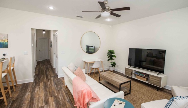 Christine's Cottage - in the heart of Thomasville