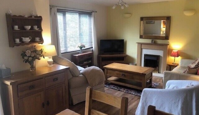 Christmas calling in my comfortable Cornish lodge