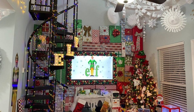 Christmas Elf Cottage on Lake Murray - Buddy and Santa Approved!