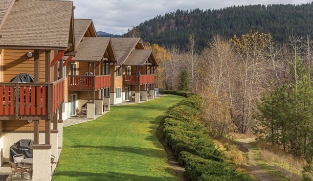 Christmas in Leavenworth Wa. Cozy 2-bedroom condo with AC