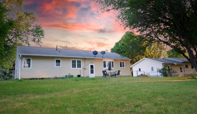 Christmas Oasis - theater, gym, ktv, cute dolls museum