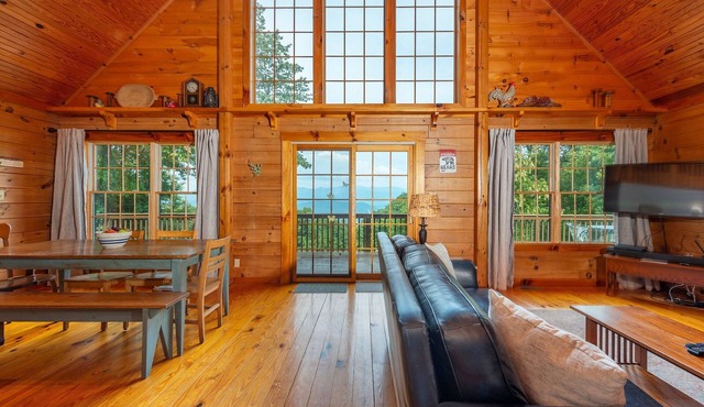Christmas Tree Cabin | Secluded Asheville Area Log Cabin with a View!