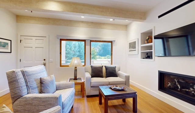 Christophe Condo 503AB - Year-round Outdoor Pool & Hot Tub plus Bald Mt Views