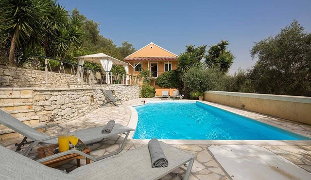 Chryssa Villa - Three Bedroom Villa, Sleeps 6