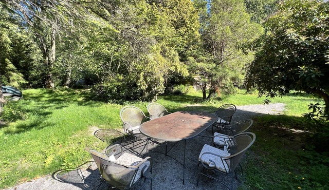 Chuckanut Creek Cottage /Natural & Bright