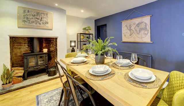 Church Bells House - Townhouse in Central Warwick