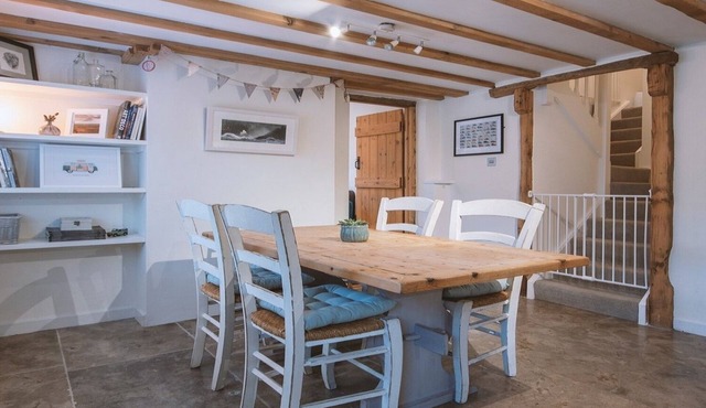 Church Cottage Sleeps 6 |Logburner, Dog Friendly