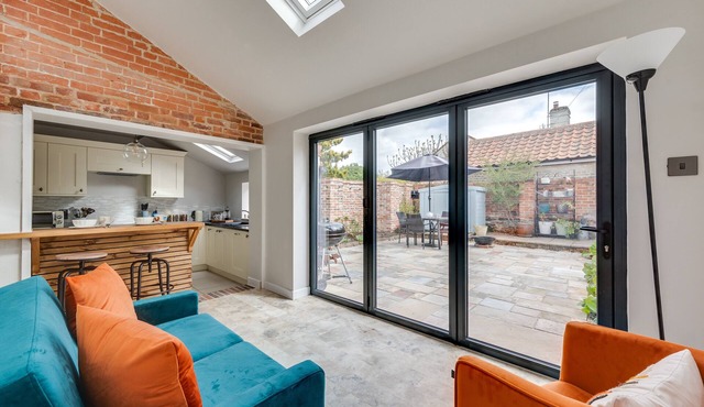 Church Cottage - Three Bedroom House, Sleeps 6