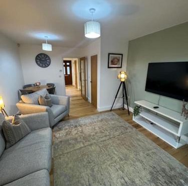 Church Court 2 Bed 55 Inch SKY TV Northampton Parking Contractor Accommodation