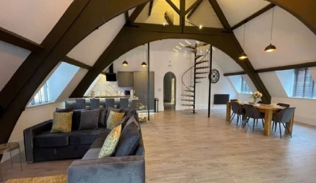 Church deluxe Apartment with 3 bedrooms