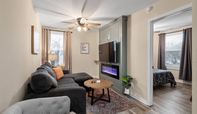 Church Hill Hideaway #2 | Serene Escape Sleeps 4!