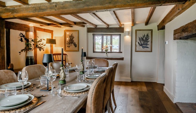 Church House - Four Bedroom House, Sleeps 8