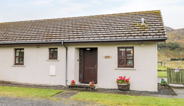 CHURCH HOUSE, with a garden in Poolewe