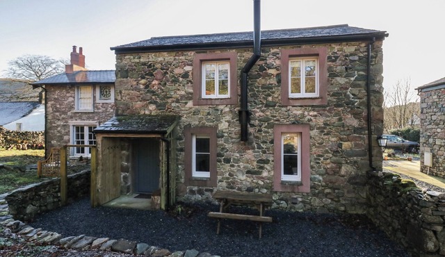 CHURCH HOW COTTAGE, family friendly, with a garden in Nether Wasdale
