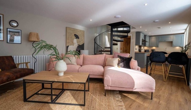 Church Road Retreats - Coral Cottage