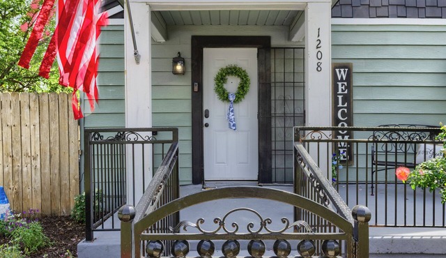 Church Street Cottage-2bed/1bath-near Historic Downtown Mckinney with fire pit
