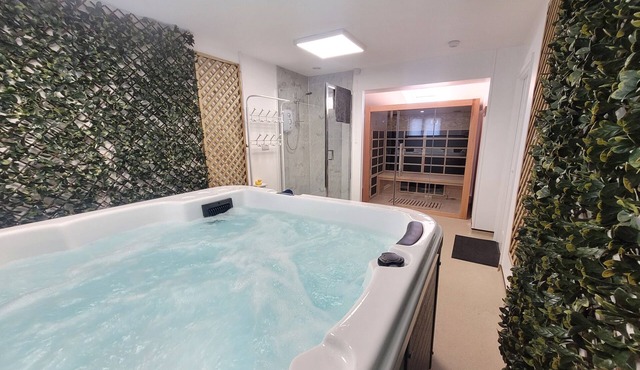 Church View-Home with Hot tub, Sauna & Games room