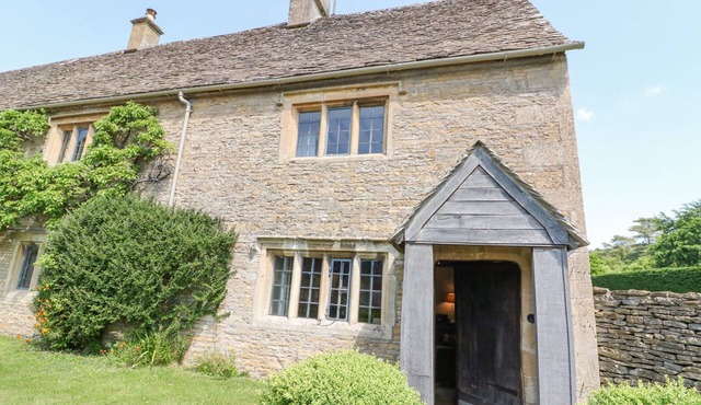 CHURCH VIEW (LOWER SLAUGHTER), family friendly in Lower Slaughter