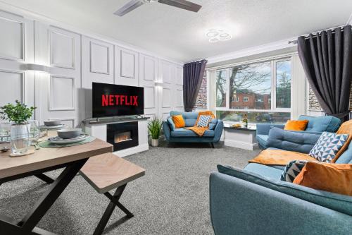 Churchill Apartment- 4 Beds- Free Parking- Near NEC BHX & HS2