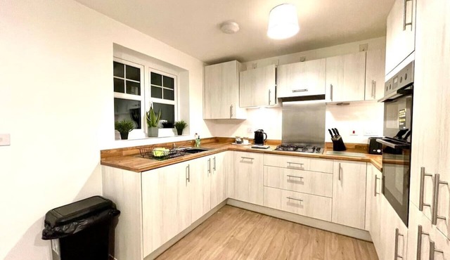 Churchill House Long Stays Sleeps 6