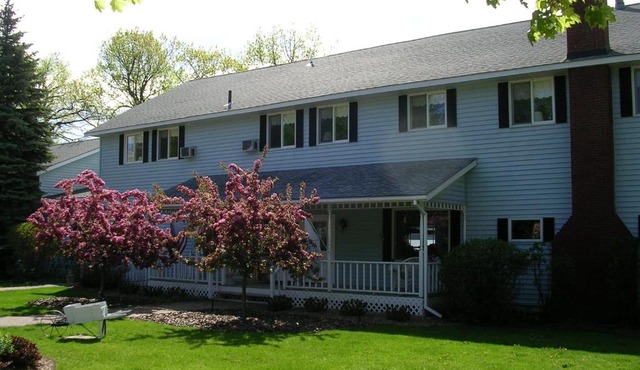 Churchill Pointe Inn
