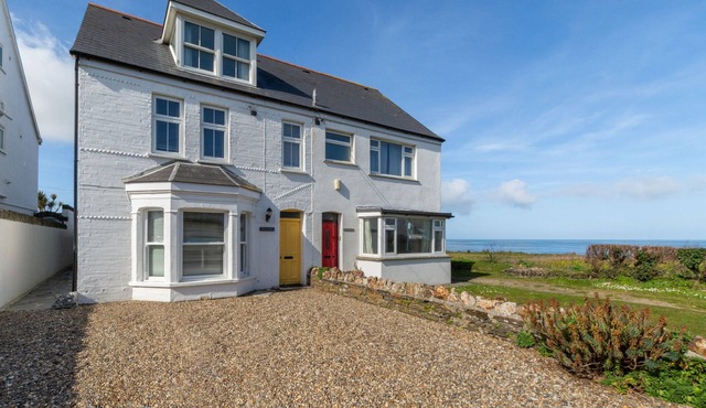 Chy An Porth - Four Bedroom House, Sleeps 10