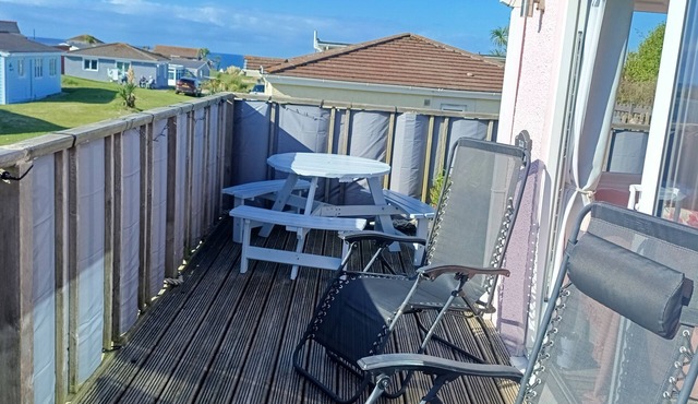 ChyAnTowan - Two bedroom beach chalet 5 minute walk across dunes to Hayle Beach