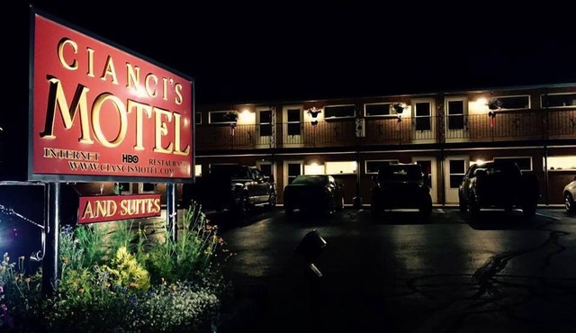 Cianci's Motel and Suites