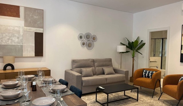 Cicero Luxury Living: Elite Design, Space and Location