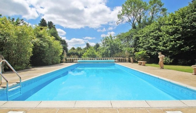 CIDER COTTAGE, pet friendly, with pool in Looe