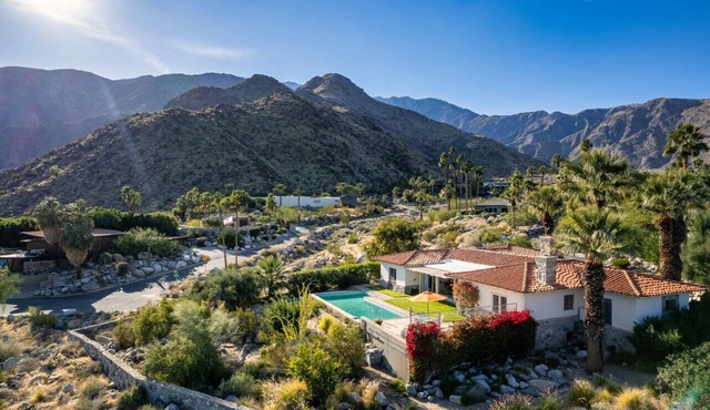 Cielo Vista | Vintage Palm Springs Getaway