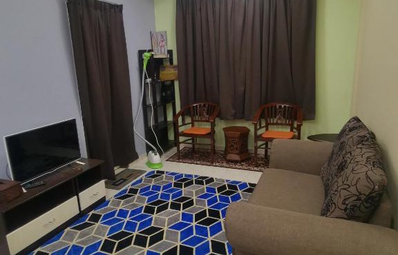 Cikgu Azue Homestay with lift 1floor security gate