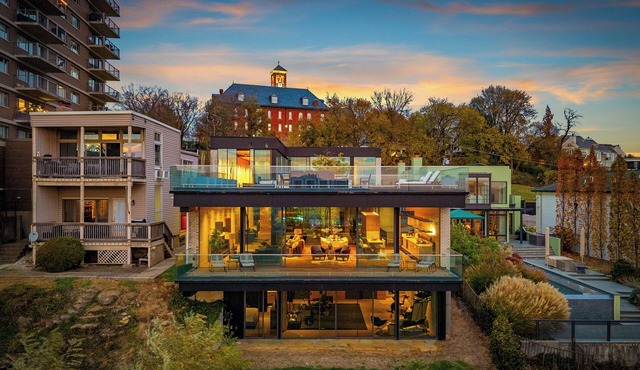 Cincinnati Vista | Rooftop, Balcony & Fireplace