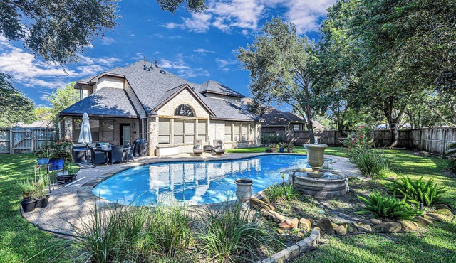 Cinco Ranch 30+ Days – Pool & Park Access