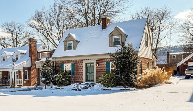 Cincy Area Bungalow w/Deck & Yard, Pets Welcome!