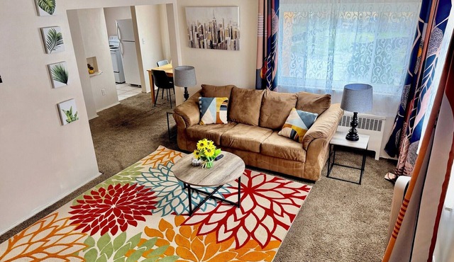 Cincy Furnished Stays Amber Glow Retreat 13 Minutes to Downtown