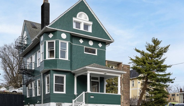 Cincy Historic Gem: Sleeps 20 (5Min to Downtown & 40 Min to Ark)