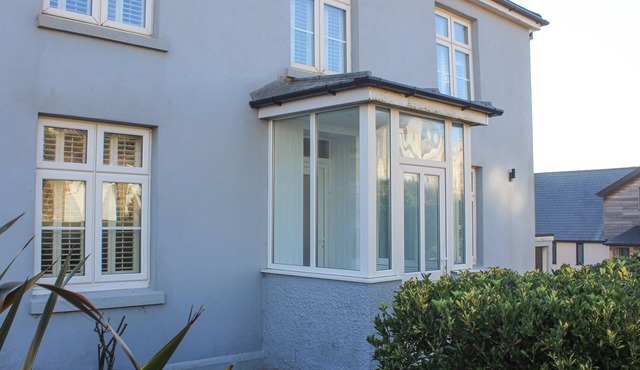 CINDY'S RETREAT, pet friendly, with a garden in Hope Cove