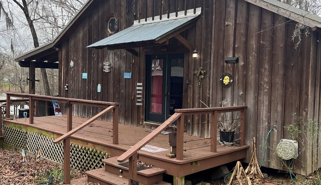 Cinematic Lake house on Nantachie LakenLocated in Central Louisiana