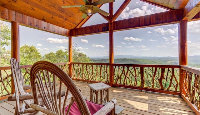 Cinnamon Bear Lodge