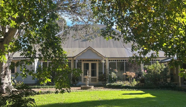 Circa 1874 House Pool and Garden on 3 acres 8 adults 7 kids