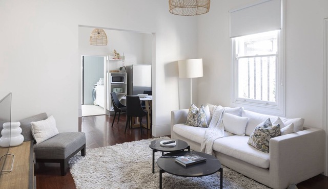 Circa 1890 - Hawthorn East Terrace With Secure car Parking