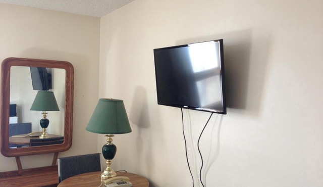 Circle 6 Motel