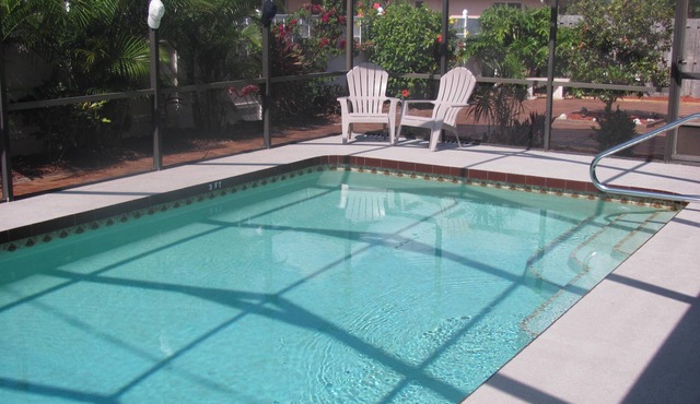 Circle Drive Venice Island Pool Home a Short Walk To Your Own Private Beach!