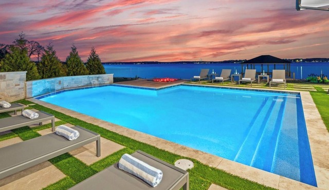 Circle Hollow w/Heated Pool