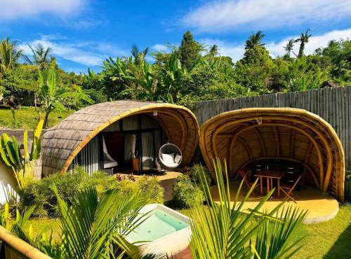 Circle House Bamboo Sidemen