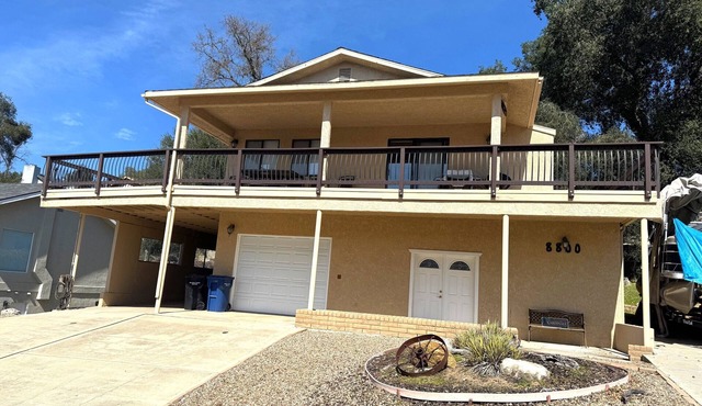 Circle Oak Lake View Family Home