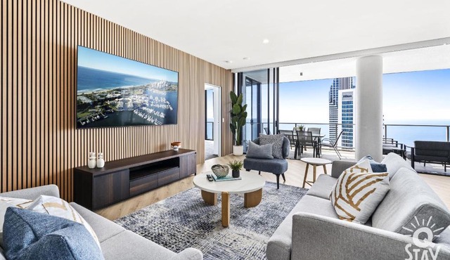 Circle on Cavill By Vaun