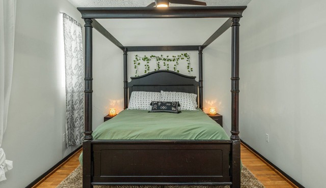 Circle Overlook-Private Downtown apartment